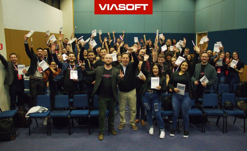 Foto de encerramento da turma da Academia de vendas na Viasoft